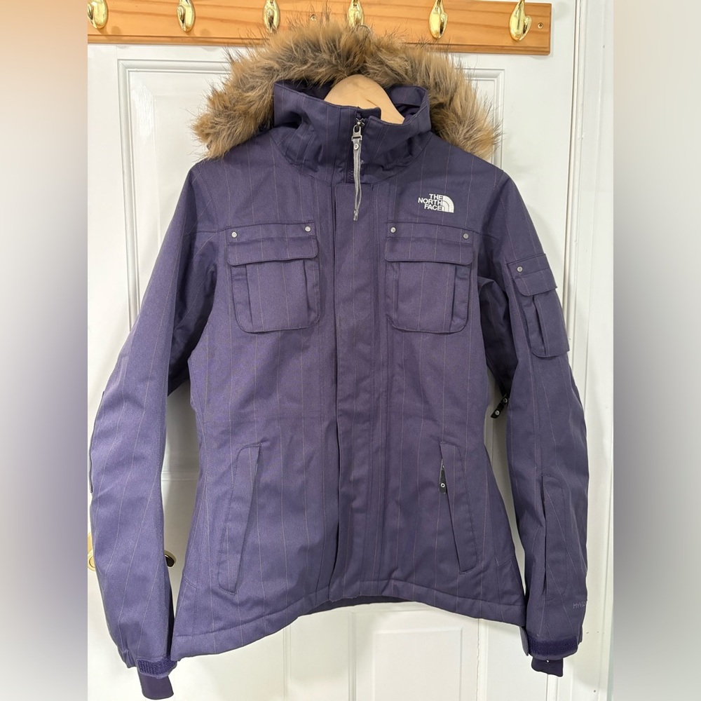 The North Face Baker Deluxe Hyvent Ski/Snowboard Jacket size M Purple pinstripe